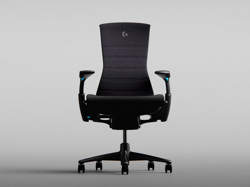 Frontansicht des Logitech Embody Gaming-Stuhls in Schwarz und Cyan