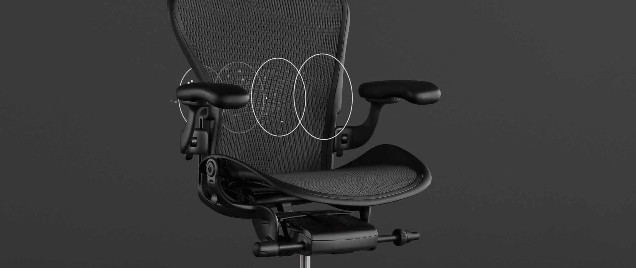 Schriftansicht eines schwarzen Aeron-Gaming-Stuhls von Herman Miller, überlagert mit weißen Grafiken, die das 8Z-Pillicle-Material hervorheben.