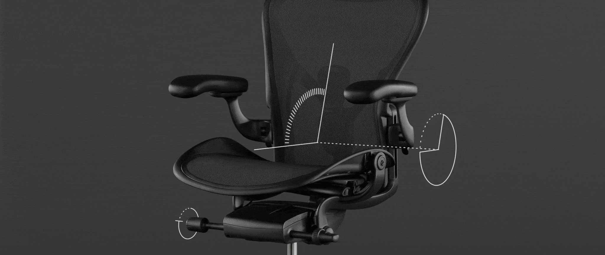 Schriftansicht eines schwarzen Aeron-Gaming-Stuhls von Herman Miller, überlagert mit weißen Grafiken, die die Neigungsfunktion hervorheben.