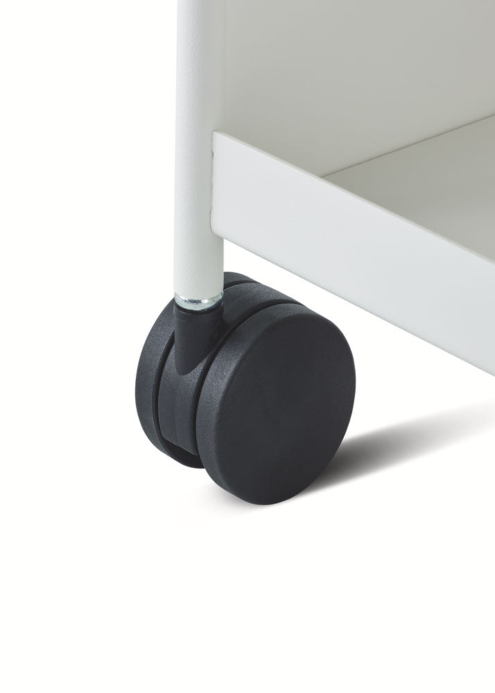 Nahaufnahme der Räder eines Herman Miller OE1-Aufbewahrungswagens.