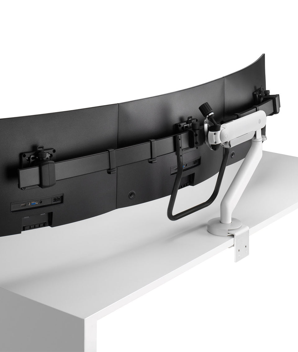 Flo X – Großformatiger Triple Monitorarm