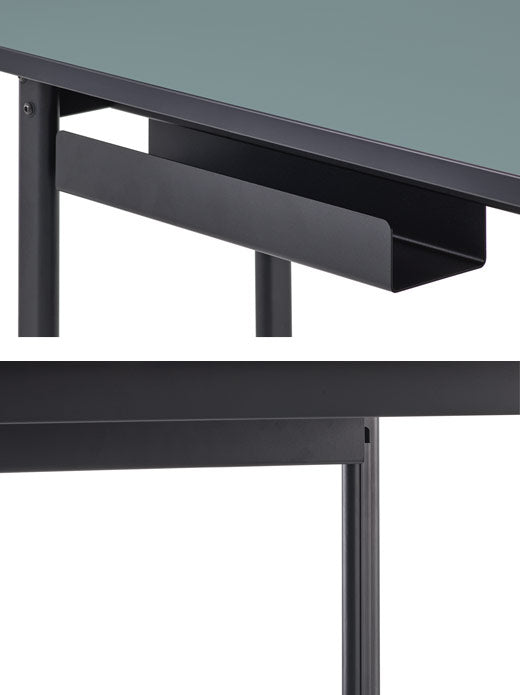 Rückansicht eines Mode-Schreibtisches von Herman Miller mit integriertem Kabelmanagement.