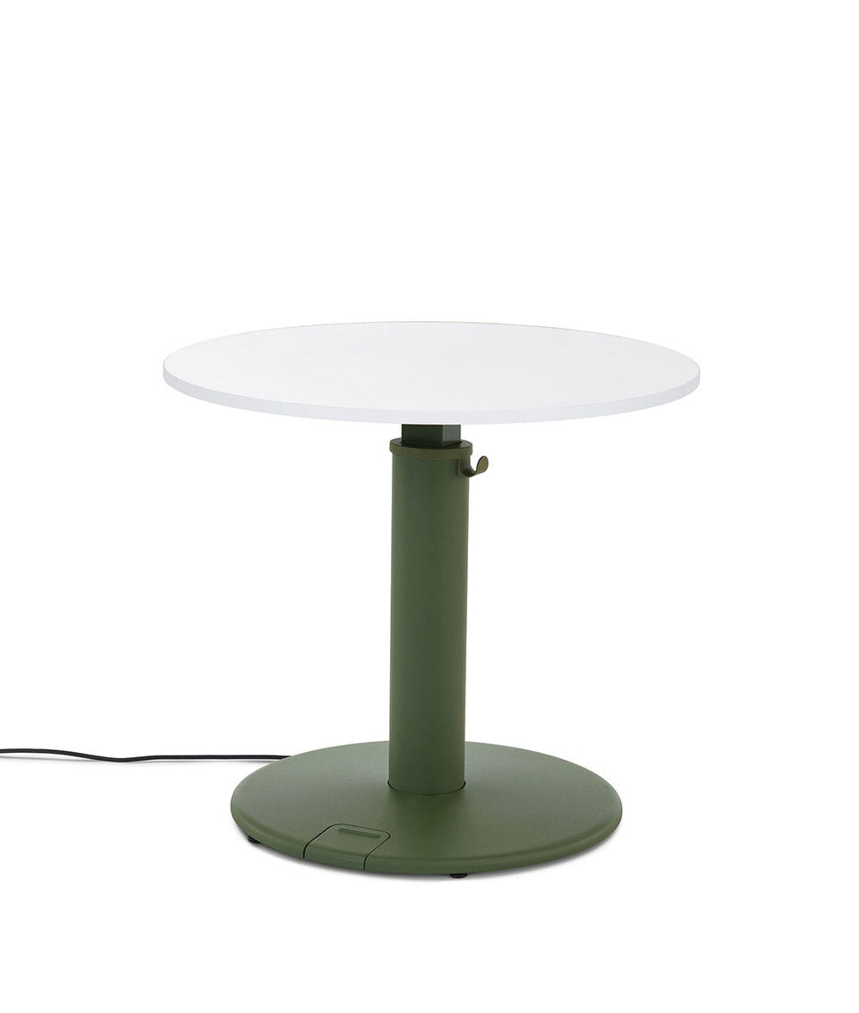 OE1 Round Stehschreibtisch Nussbaum 