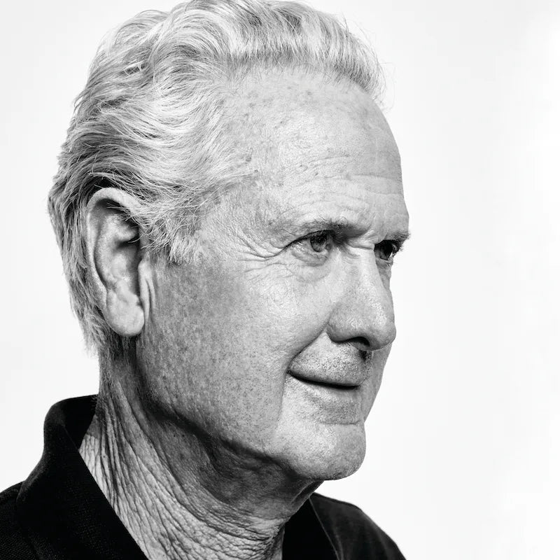 Schwarz-Weiß-Kopfbild von Don Chadwick