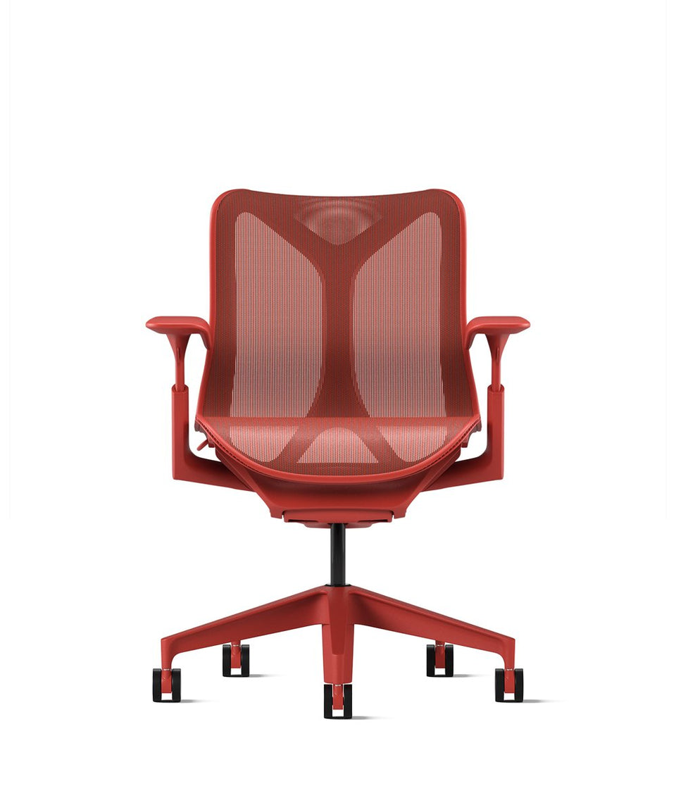 Cosm Stuhl mit niedriger Rückenlehne