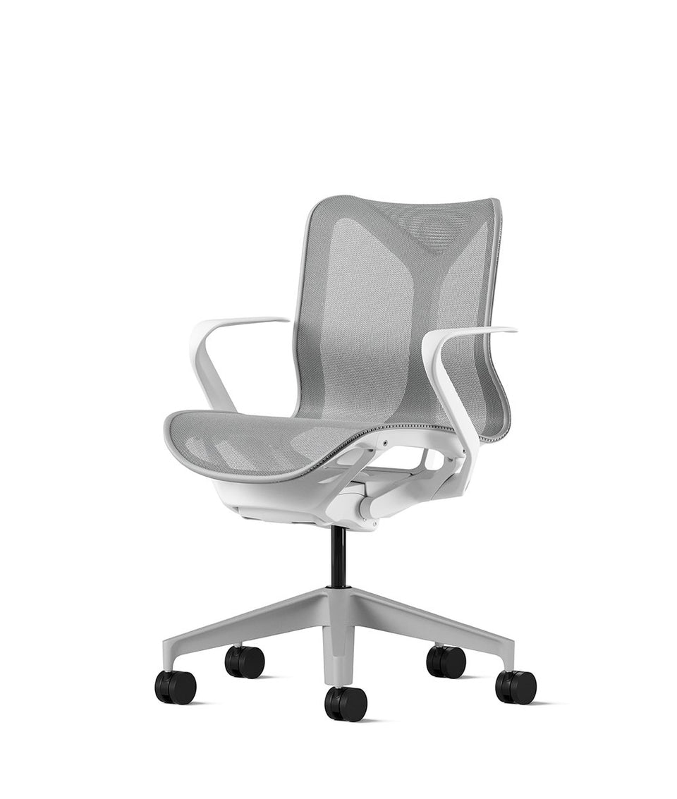 Cosm Stuhl mit niedriger Rückenlehne