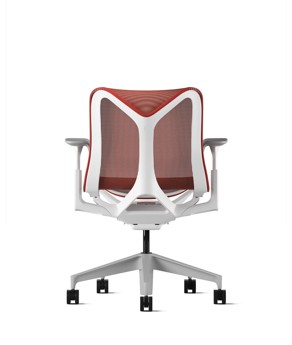 Cosm Stuhl mit niedriger Rückenlehne