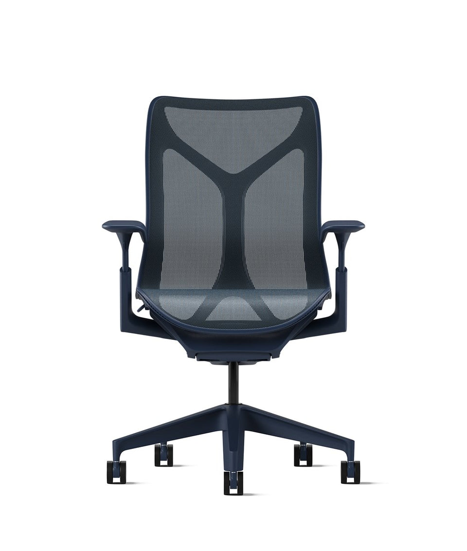 Cosm Stuhl mit mittlerer Rückenlehne